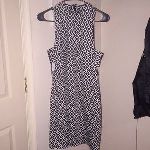 Sleeveless black and white dress